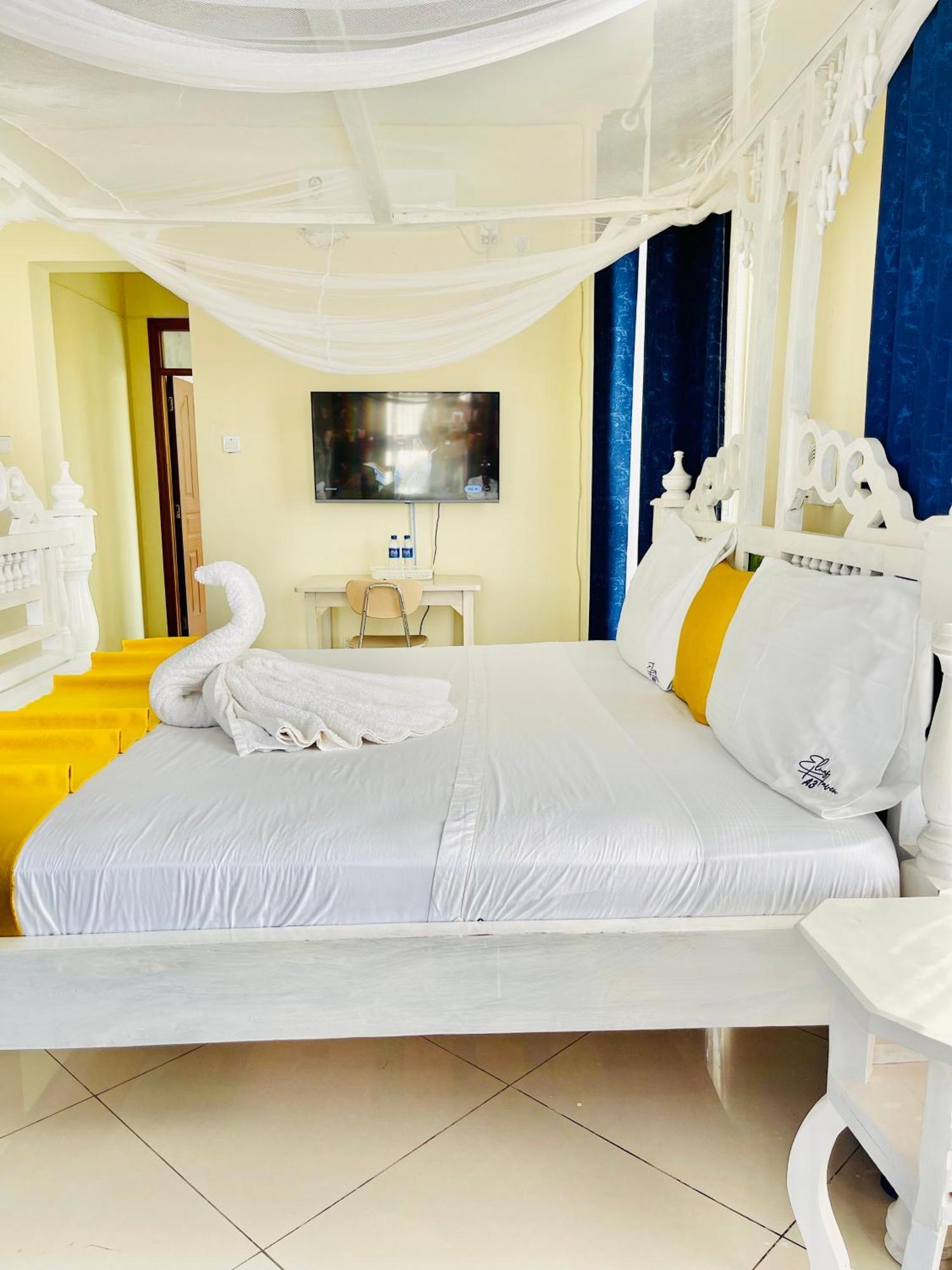 Bed and Breakfast Elna'S Nyali - Work & Unwind - Pool, Sea Views, Ac & Fast Wi-Fi Mombasa Exteriér fotografie