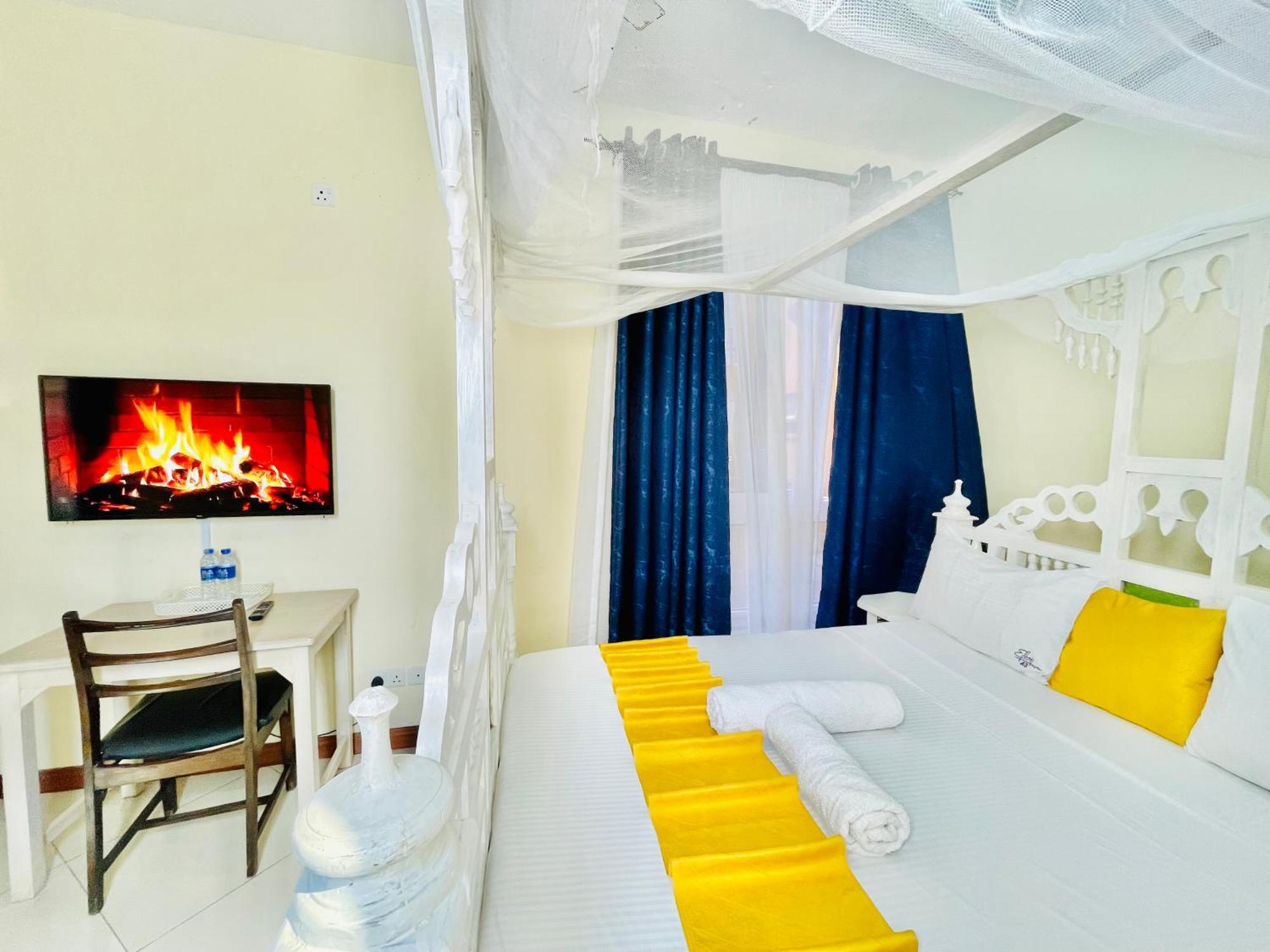 Bed and Breakfast Elna'S Nyali - Work & Unwind - Pool, Sea Views, Ac & Fast Wi-Fi Mombasa Exteriér fotografie