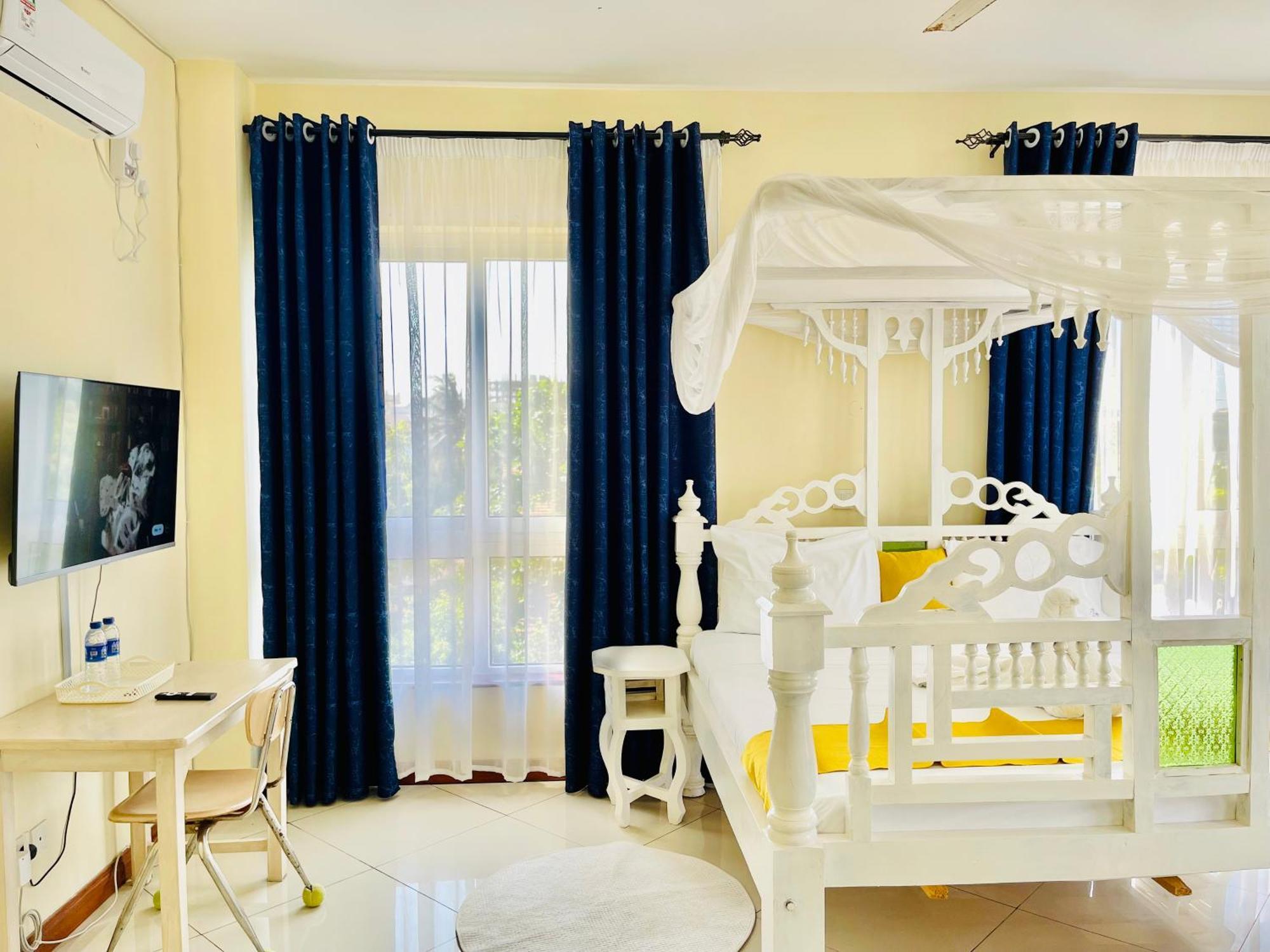 Bed and Breakfast Elna'S Nyali - Work & Unwind - Pool, Sea Views, Ac & Fast Wi-Fi Mombasa Exteriér fotografie