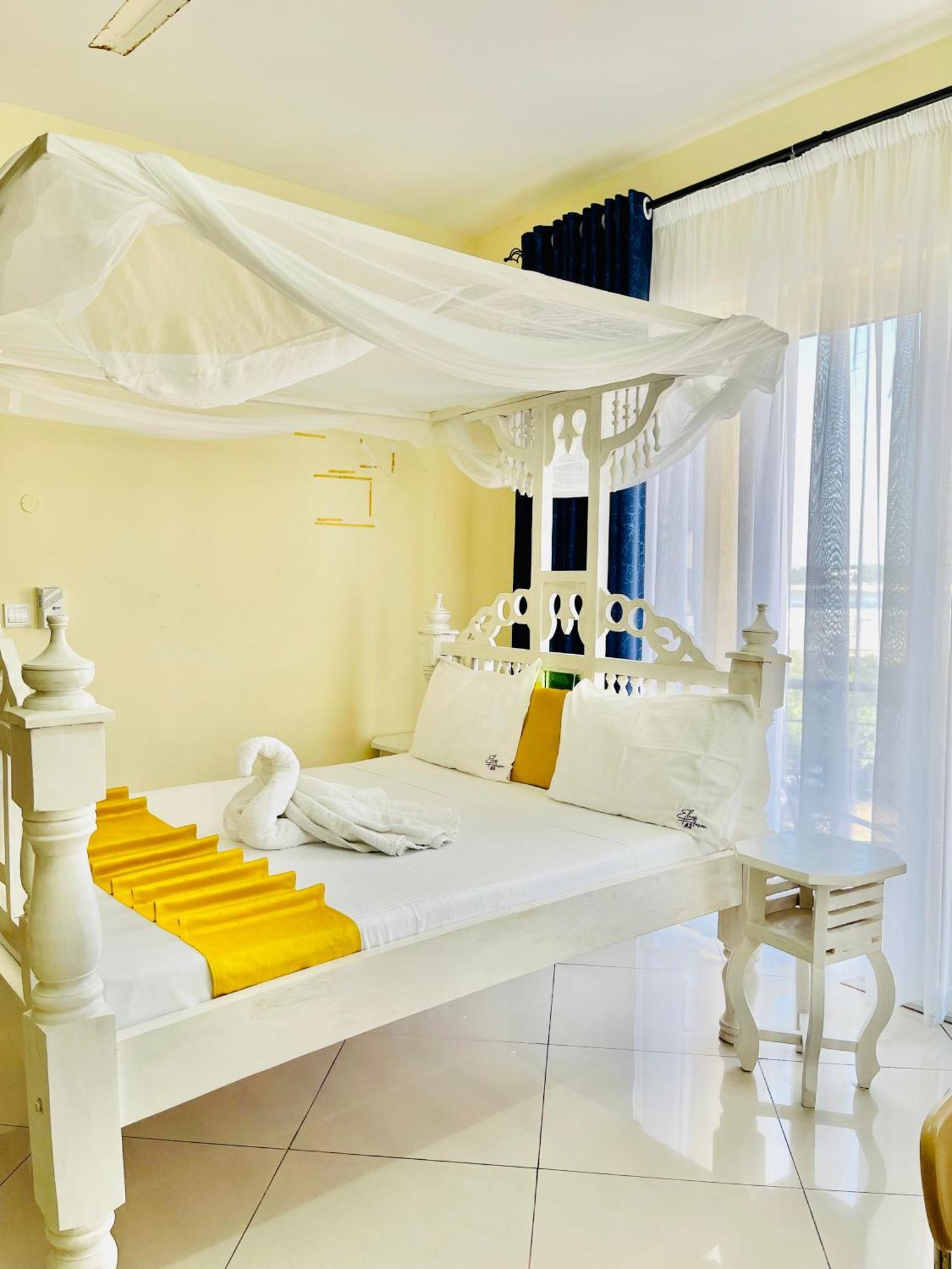 Bed and Breakfast Elna'S Nyali - Work & Unwind - Pool, Sea Views, Ac & Fast Wi-Fi Mombasa Exteriér fotografie