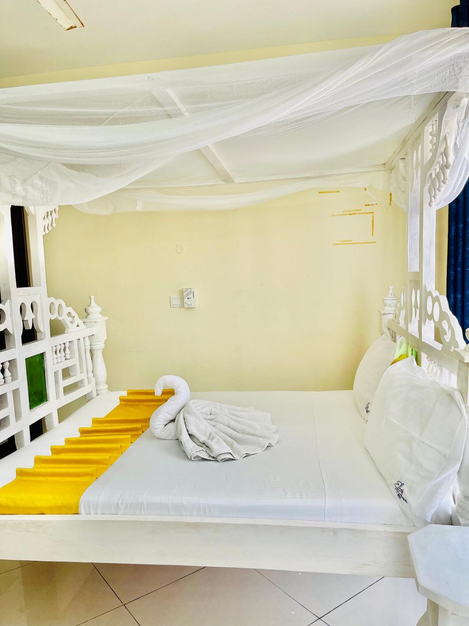 Bed and Breakfast Elna'S Nyali - Work & Unwind - Pool, Sea Views, Ac & Fast Wi-Fi Mombasa Exteriér fotografie