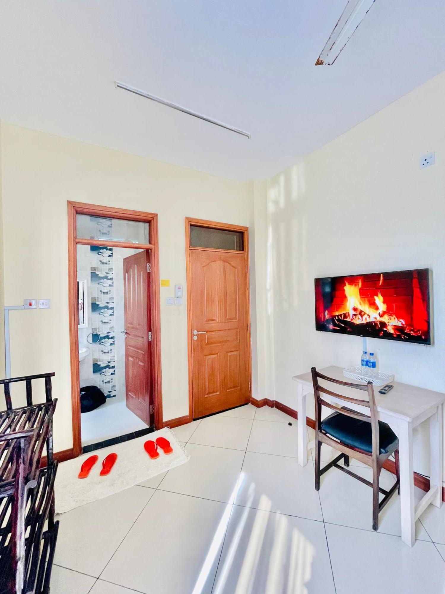Bed and Breakfast Elna'S Nyali - Work & Unwind - Pool, Sea Views, Ac & Fast Wi-Fi Mombasa Exteriér fotografie