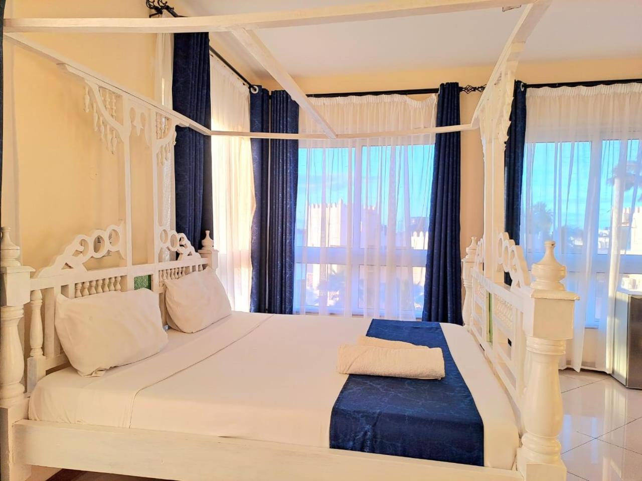 Bed and Breakfast Elna'S Nyali - Work & Unwind - Pool, Sea Views, Ac & Fast Wi-Fi Mombasa Exteriér fotografie
