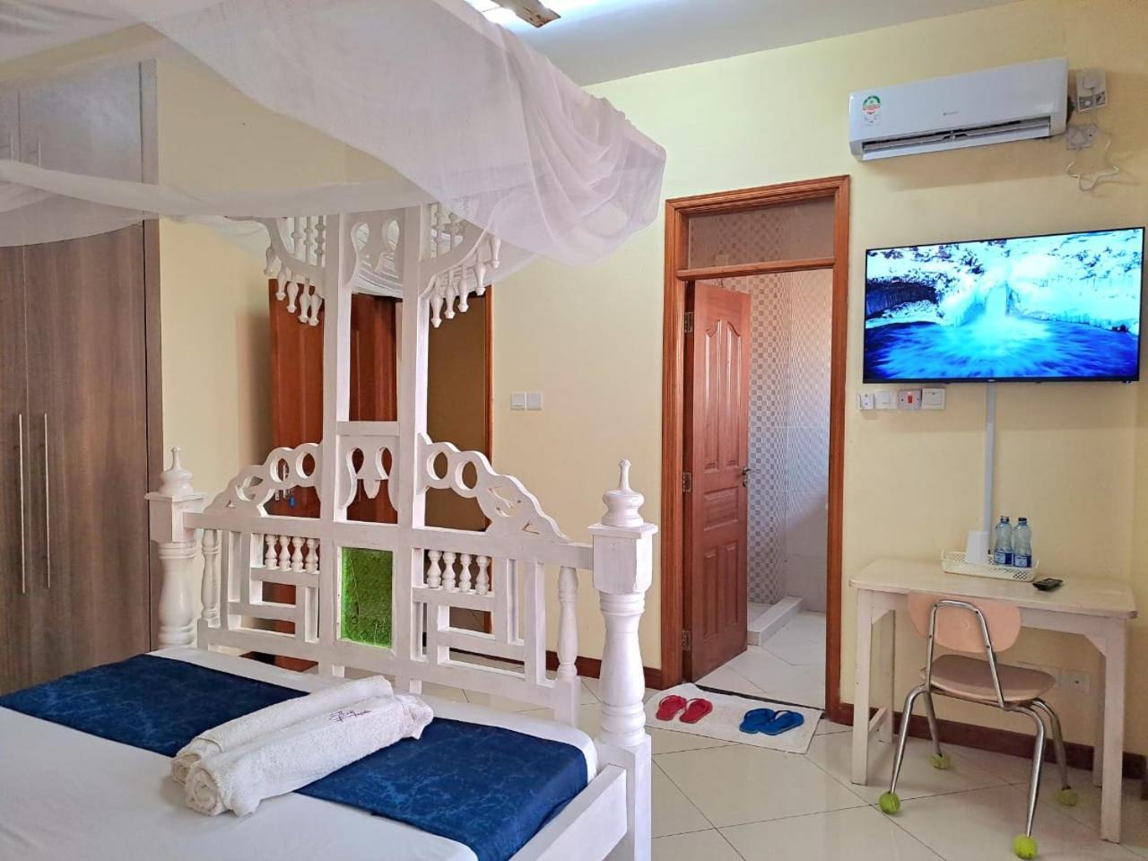 Bed and Breakfast Elna'S Nyali - Work & Unwind - Pool, Sea Views, Ac & Fast Wi-Fi Mombasa Exteriér fotografie